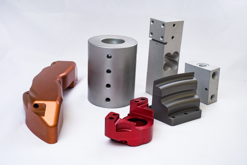 Peças revestidas com tratamento de Anodização Dura